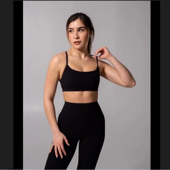 Buffbunny Collection Open back Sportsbra - Picture 2 of 5